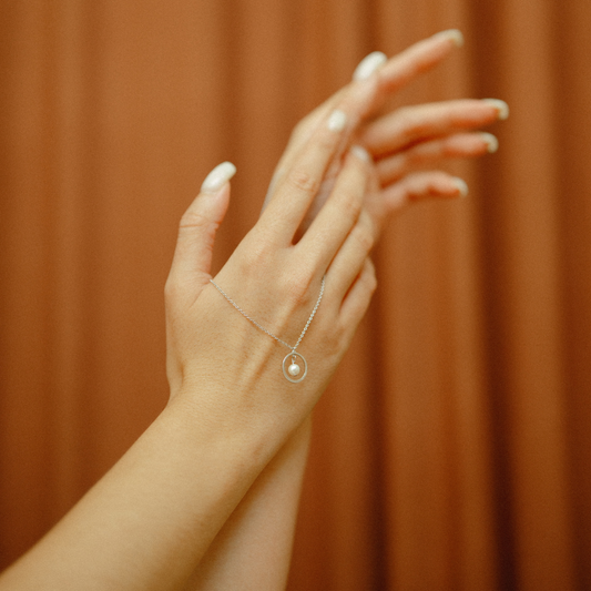 Single Drop Pearl Necklace