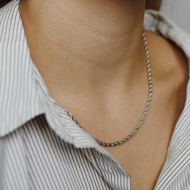 Twist Necklace