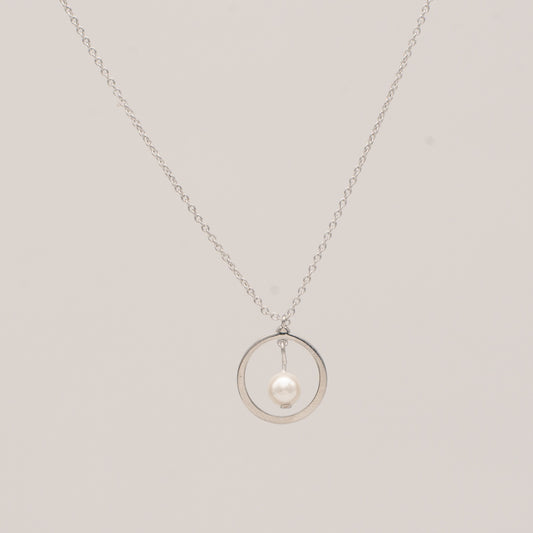 Single Drop Pearl Necklace
