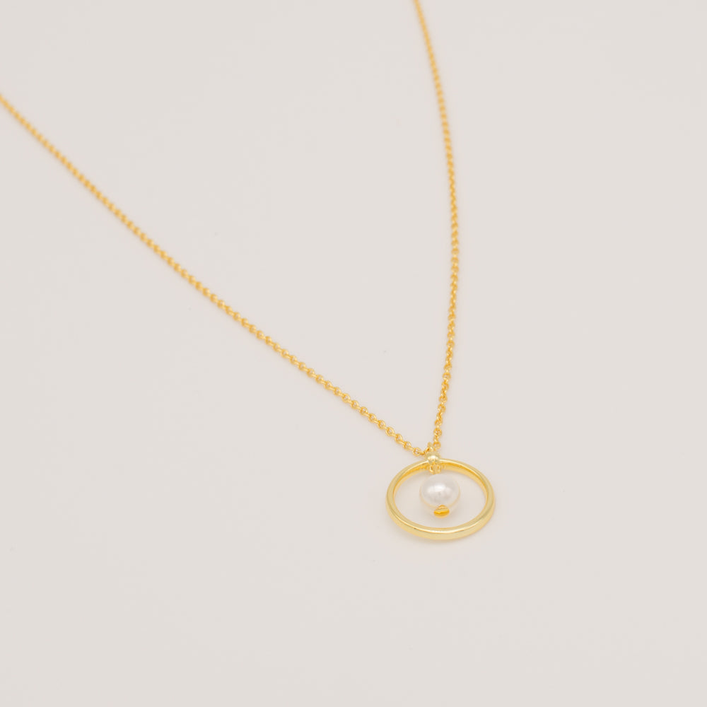 Single Drop Pearl Necklace