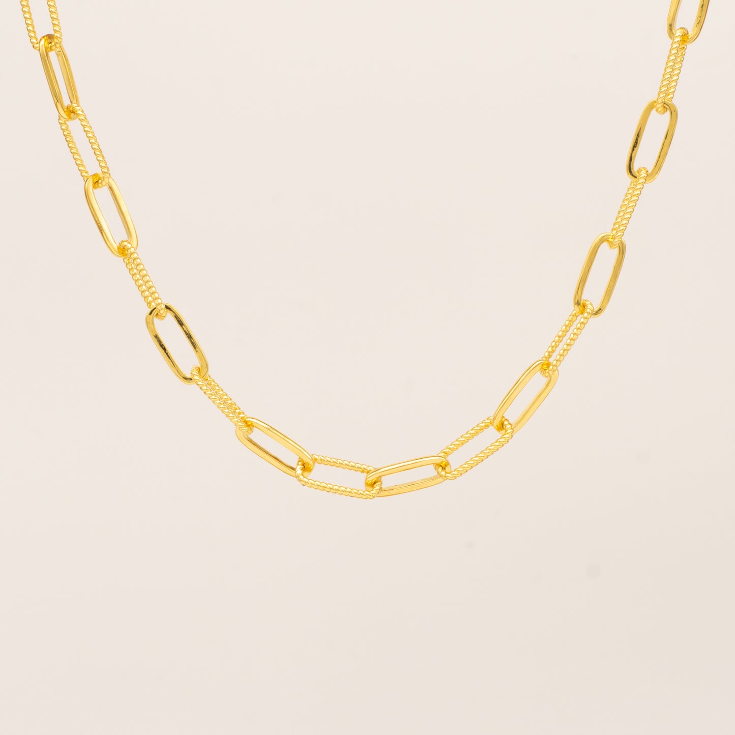 Twisted Simple Rectangle Chain Necklace
