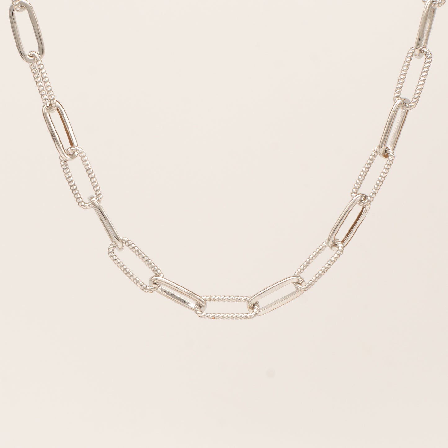 Twisted Simple Rectangle Chain Necklace