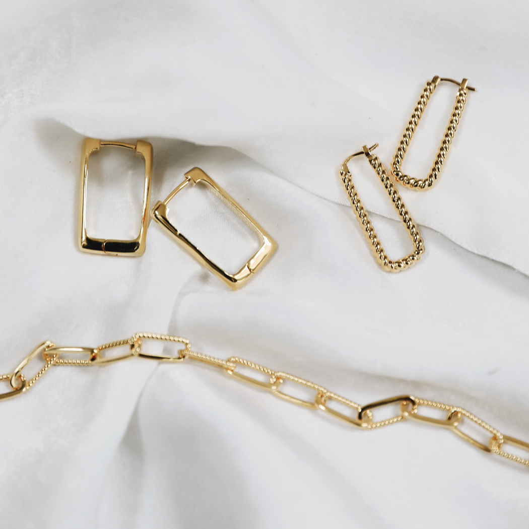 Twisted Simple Rectangle Chain Necklace