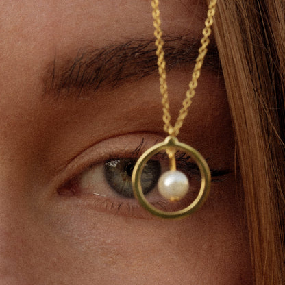 Single Drop Pearl Necklace