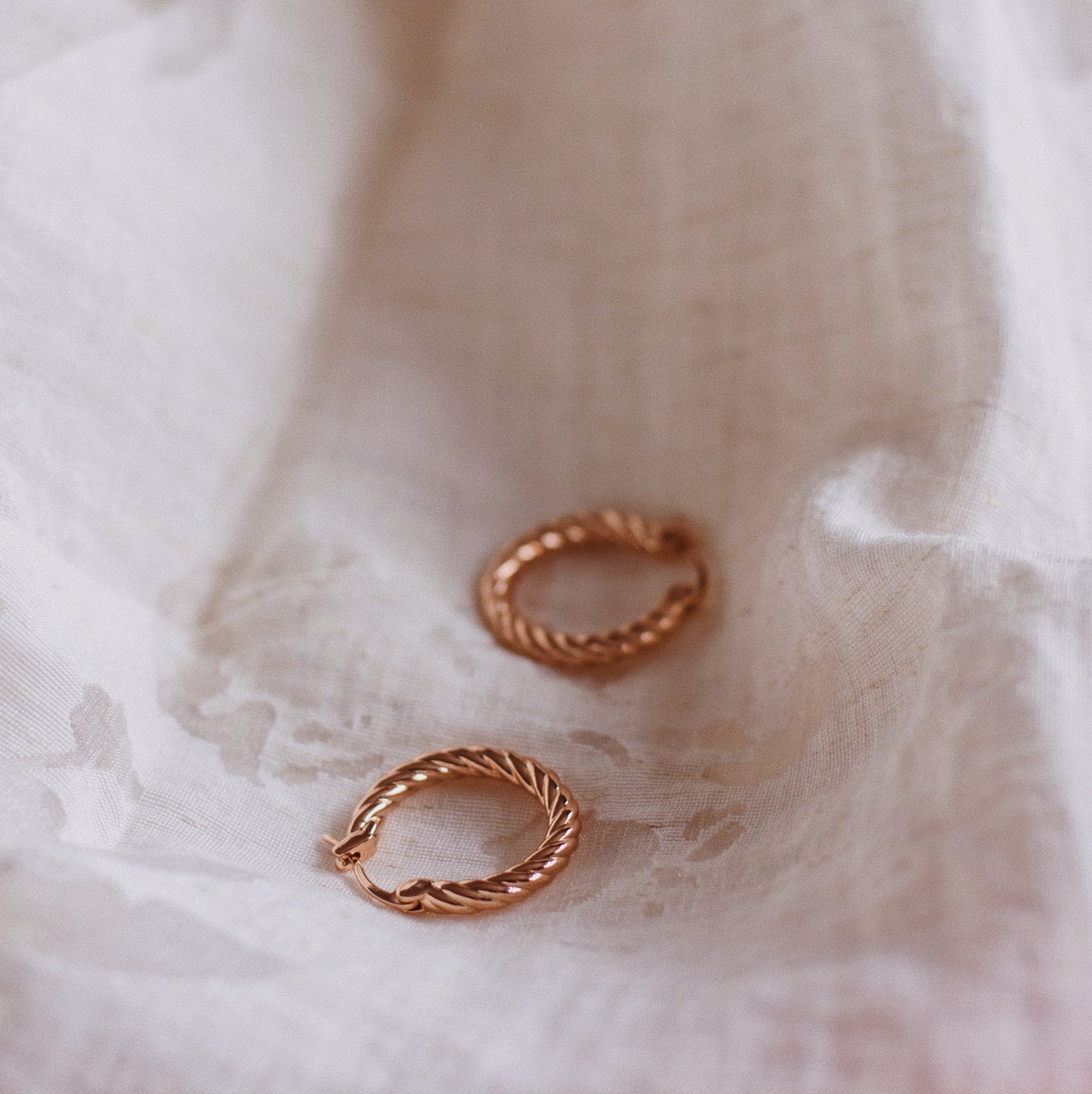 Twist Hoop