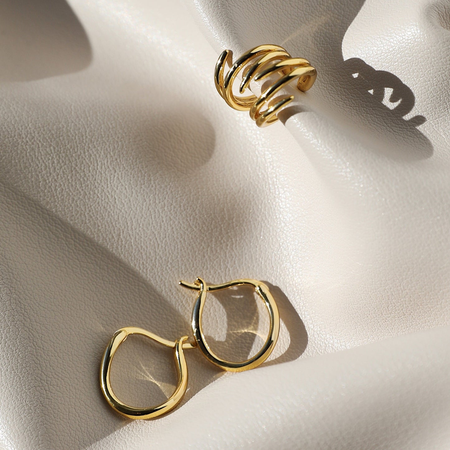 Claw Ear Cuff