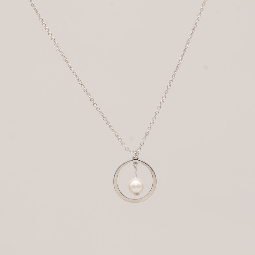 Single Drop Pearl Necklace