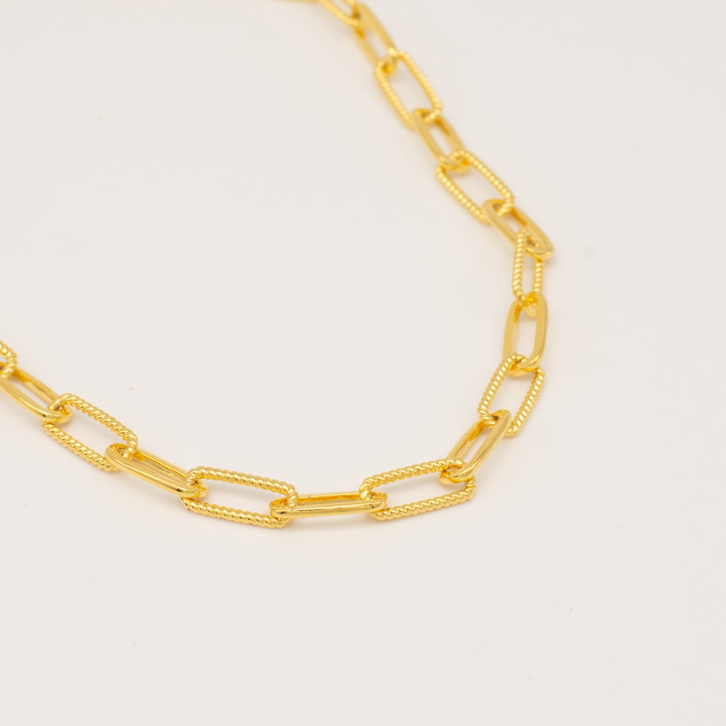 Twisted Simple Rectangle Chain Necklace